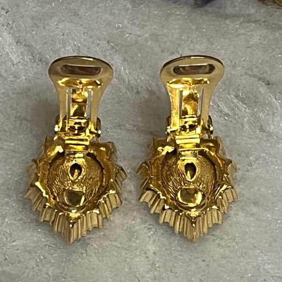 DIOR Vintage Clip On Earrings - Picture 7 of 10
